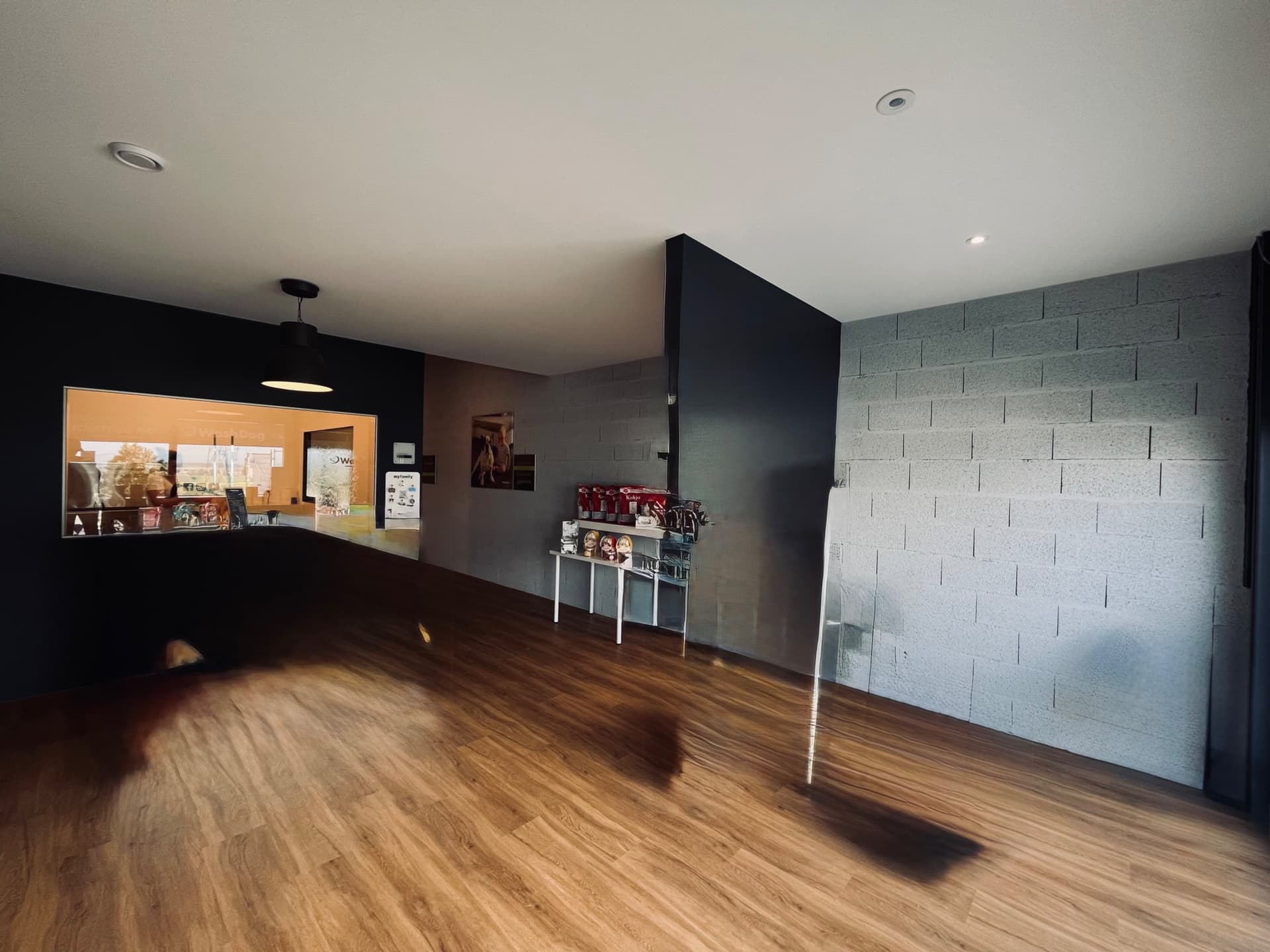 Local commercial premium a louer — Malapalud